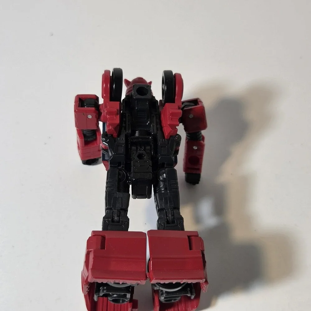 Transformers Earthrise WFC-E7 Cliffjumper deluxe missing weapons
